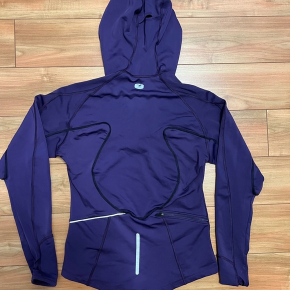 SUGOI Purple Swim Coverup with Ergonomic Design - Picture 3 of 6